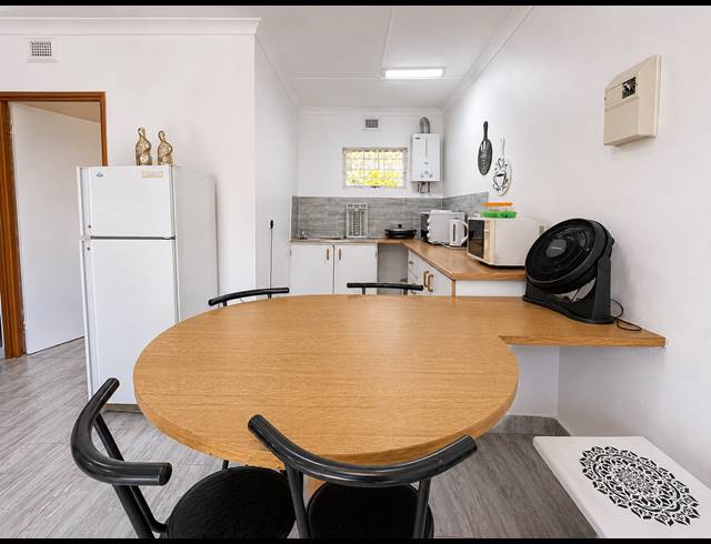 200M² LODGE FOR SALE IN GLENMORE